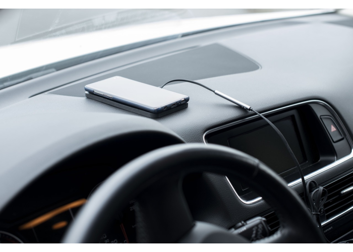 Силиконовый коврик с беспроводной зарядкой 15W Qinetiq Car Wireless Pad