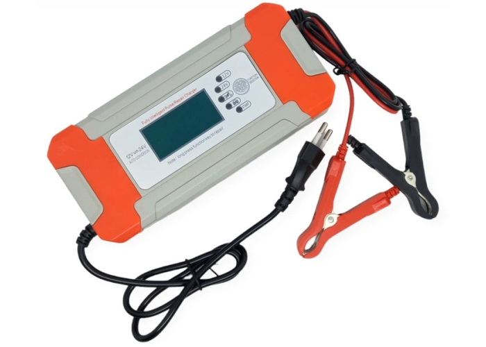 Зарядное устройство Fully Intelligent Pulse Repair Charger, 12–24V, 8A