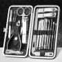 Набор маникюрных инструментов в элитном чехле 19в1