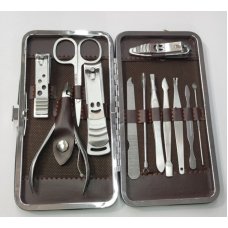 Маникюрный набор, 12 предметов в удобном футляре DR-0192